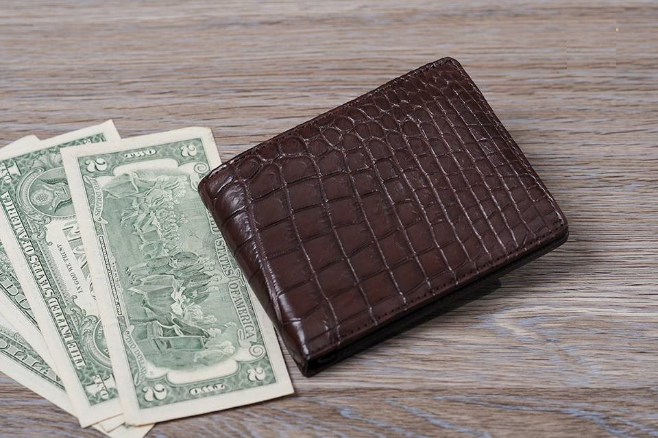 VÍ DA CÁ SẤU MÀU NÂU DÀNH CHO NAM 08